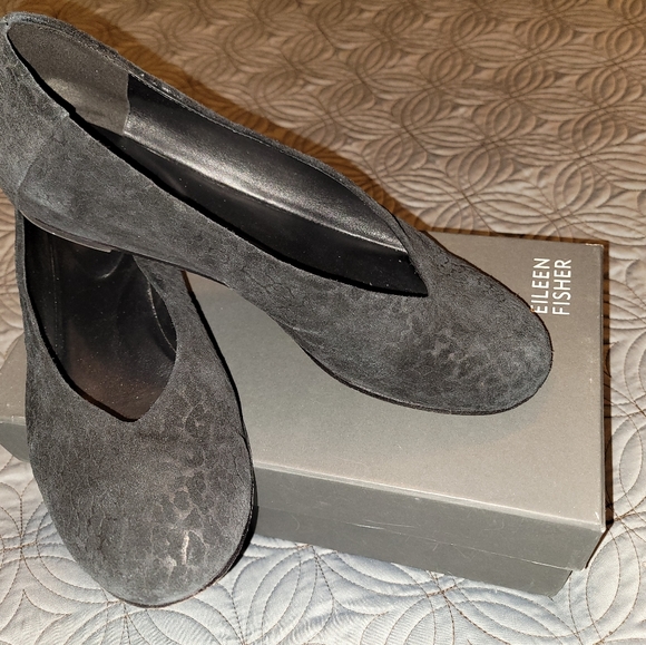 Eileen Fisher Embossed Leopard Suede Wedges 10 - Picture 2 of 10